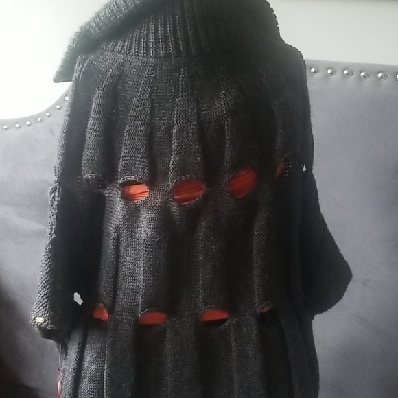 SWEATER - Picture 3 of 4